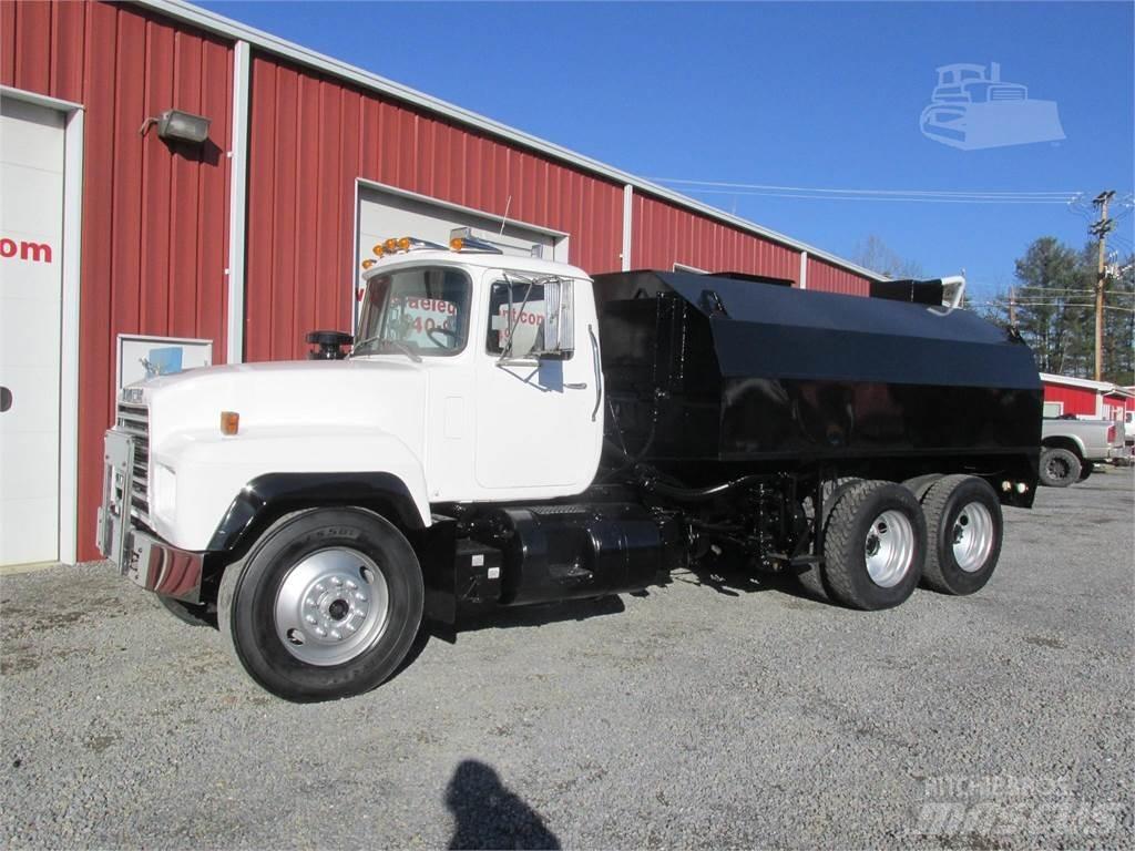 Mack R685S Säiliöautot