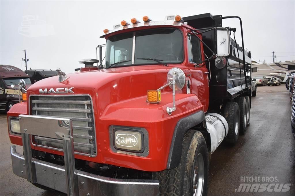 Mack RD688S Sora- ja kippiautot