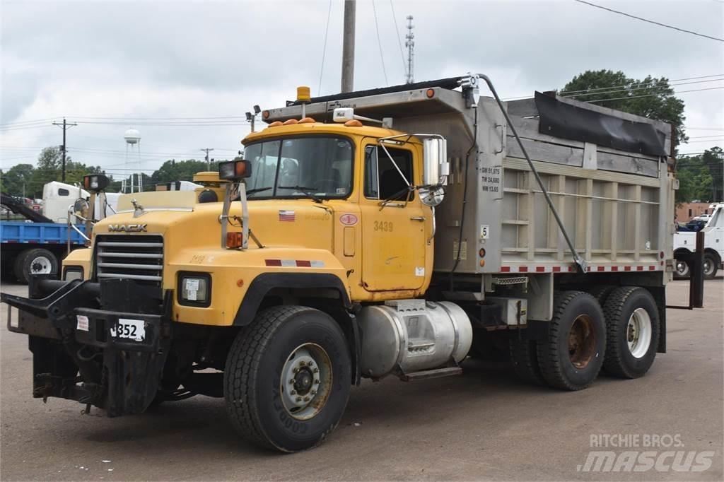 Mack RD688S Sora- ja kippiautot