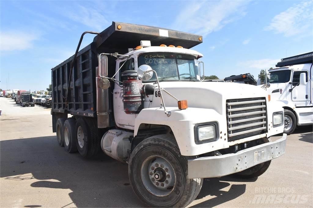 Mack RD688S Sora- ja kippiautot