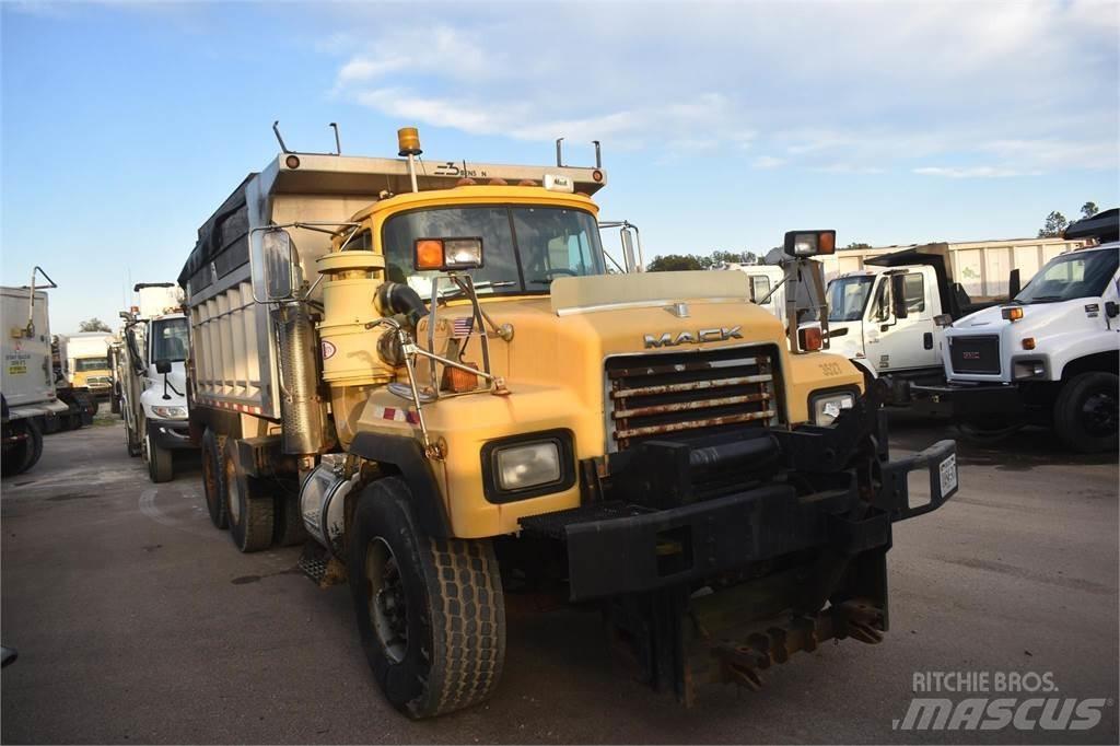Mack RD688S Sora- ja kippiautot