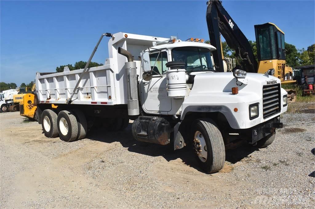 Mack RD690S Sora- ja kippiautot