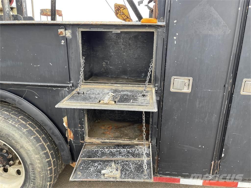 Mack VISION CX612 Tienhoitoautot