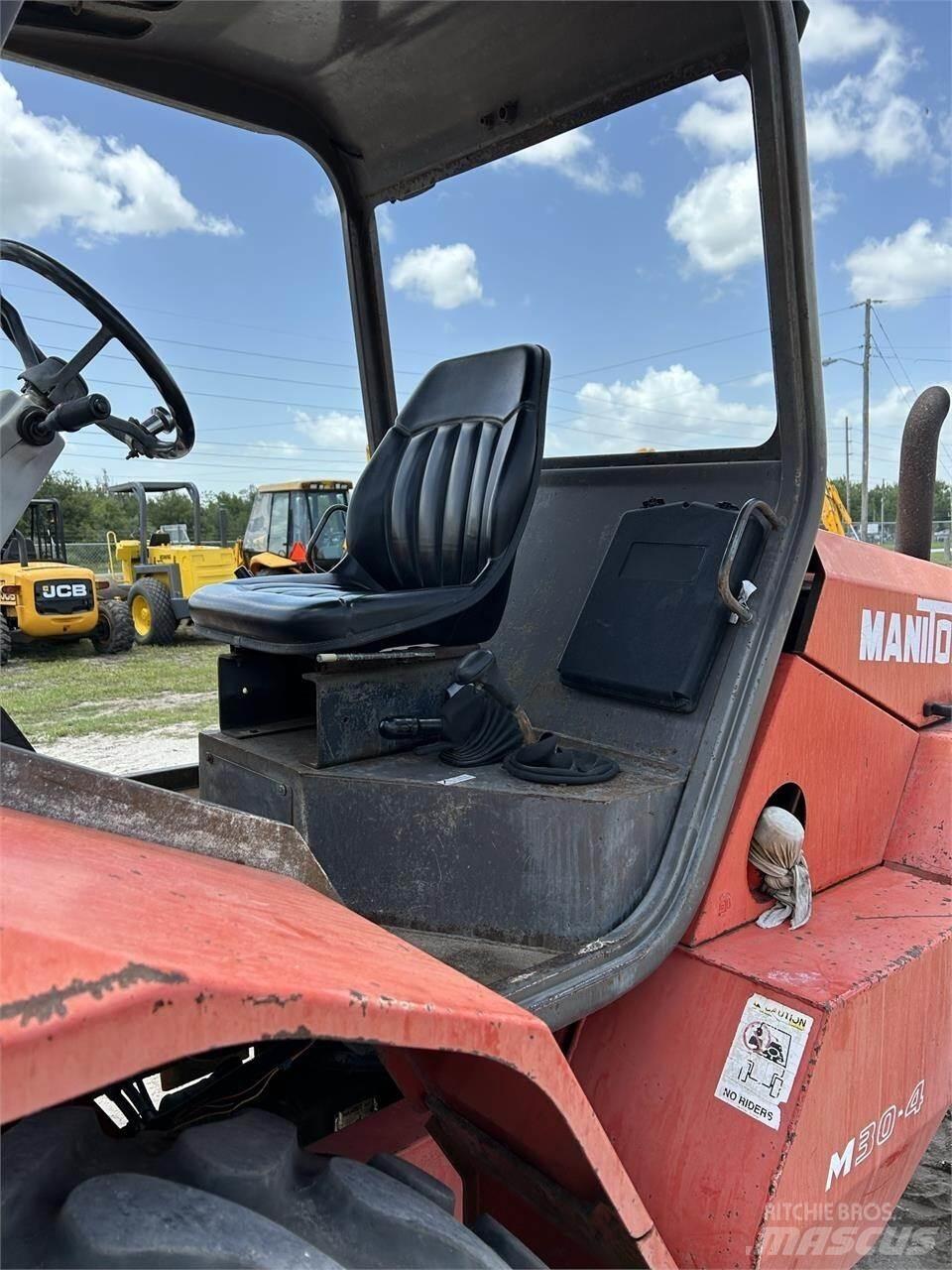 Manitou M30.4 Maastotrukit