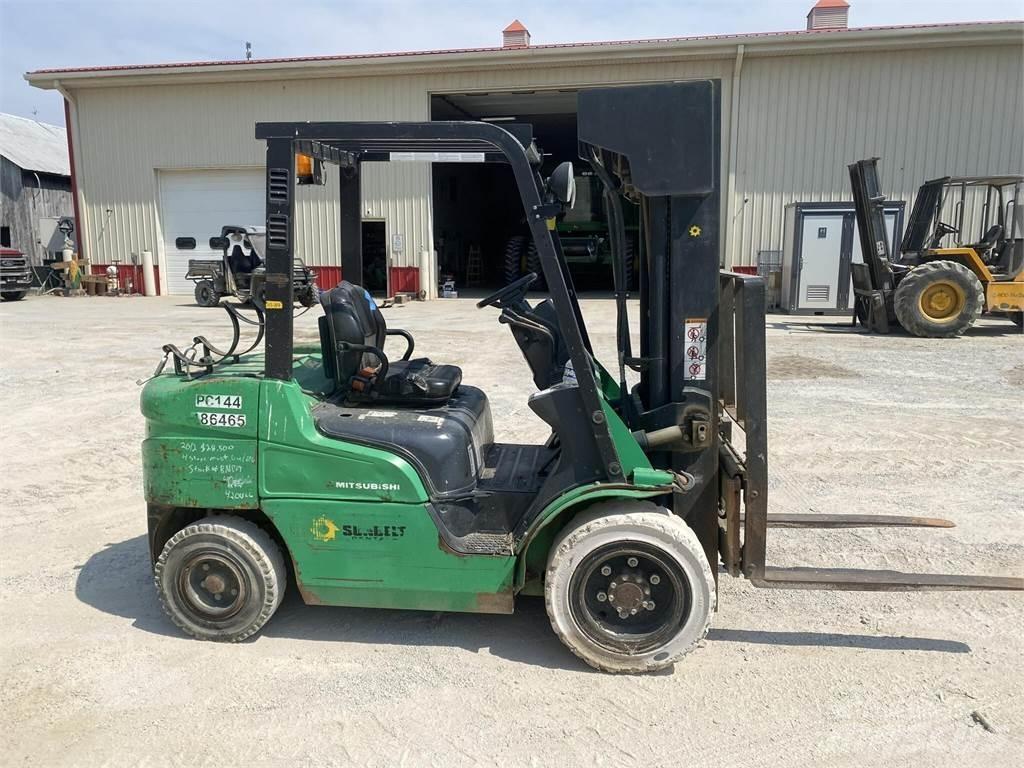 Mitsubishi FG30N Muut haarukkatrukit