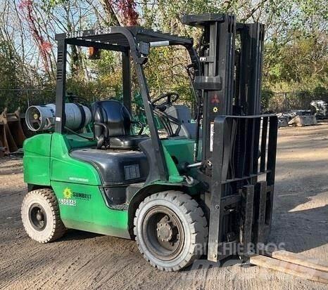 Mitsubishi FG30N Muut haarukkatrukit