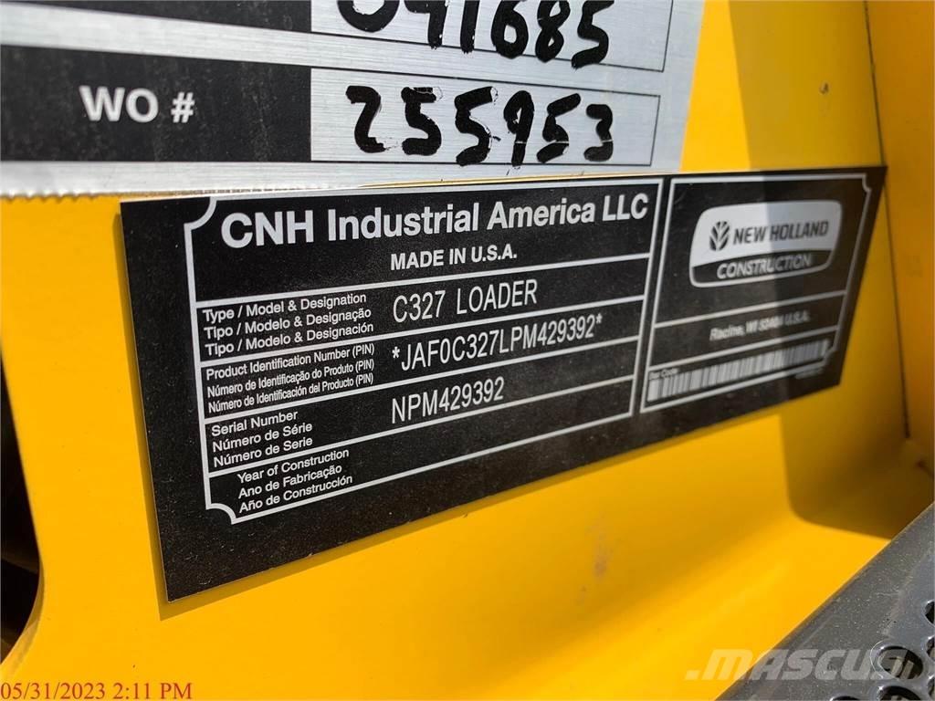 New Holland C327 Liukuohjatut kuormaajat