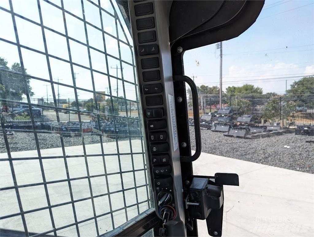 New Holland C362 Liukuohjatut kuormaajat