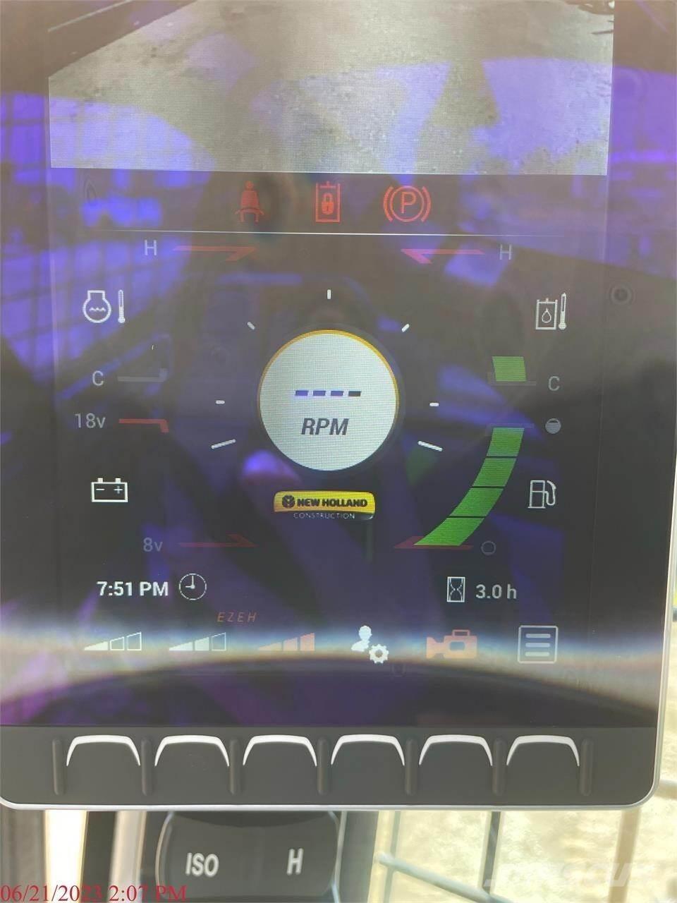 New Holland L328 Liukuohjatut kuormaajat