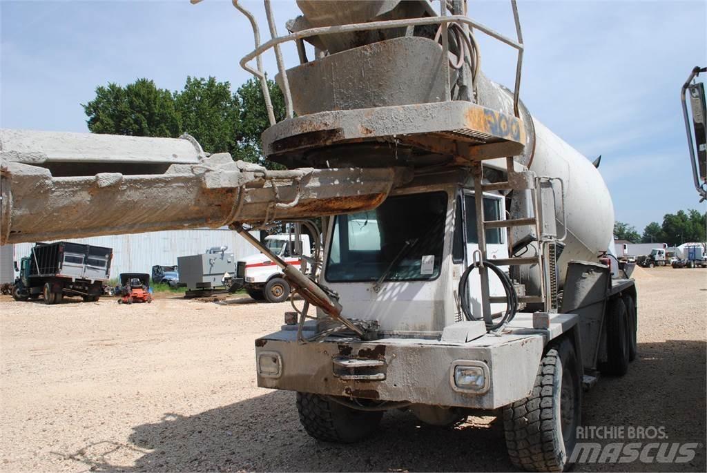 Oshkosh F2146 Betonikuorma-autot