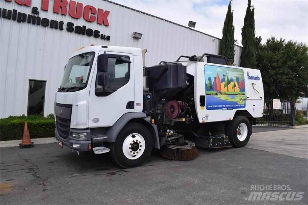 Peterbilt 220 Lakaisuautot