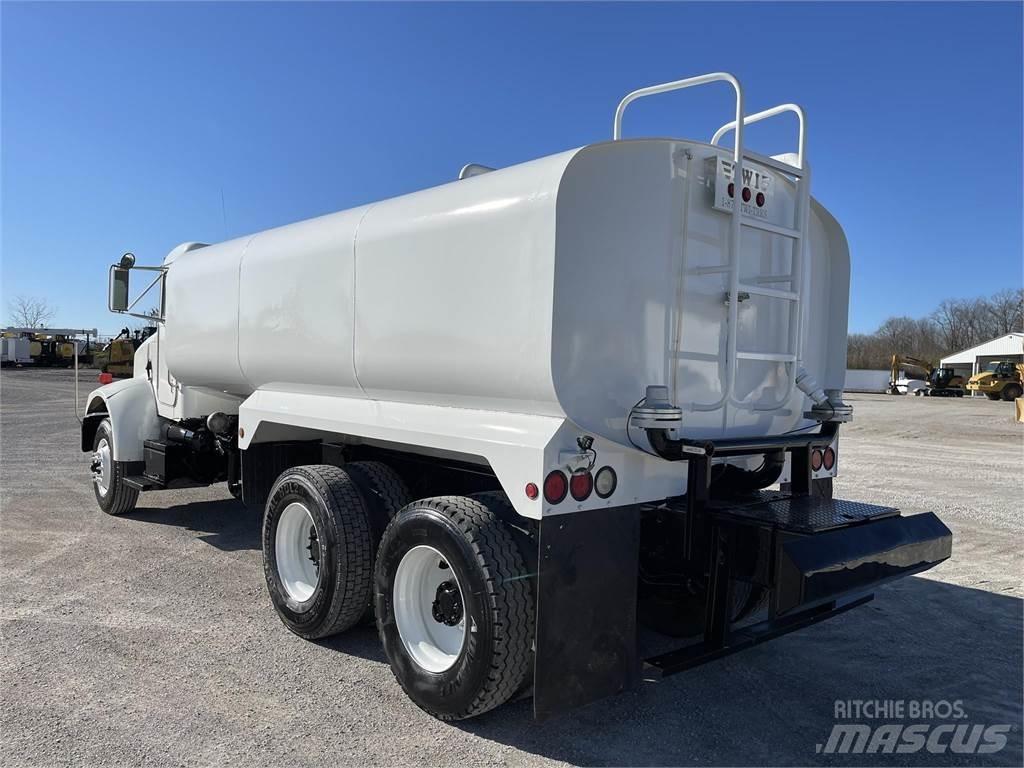 Peterbilt 330 Vesisäiliöautot