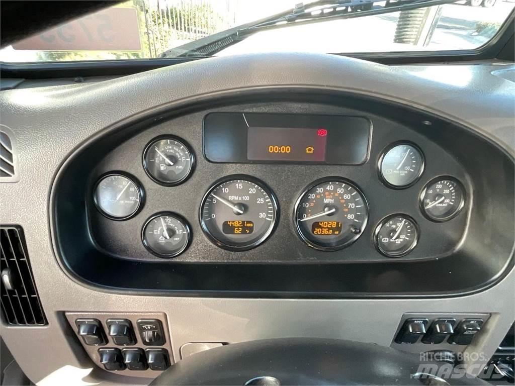 Peterbilt 348 Säiliöautot