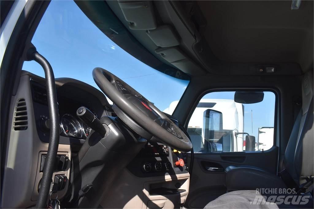 Peterbilt 567 Sora- ja kippiautot