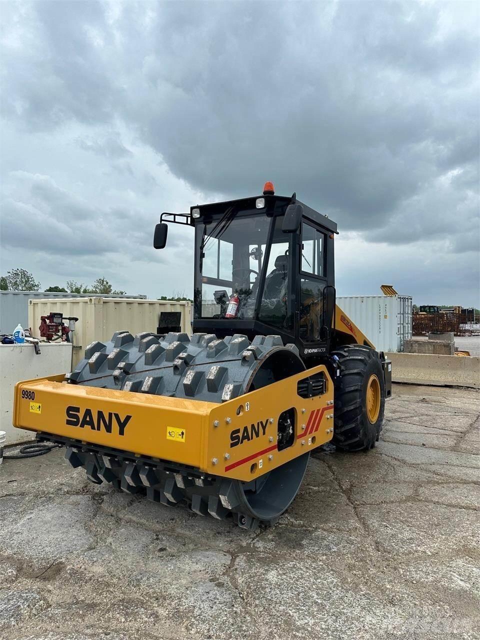 Sany SSR120C-8 Kaatopaikkajyrät