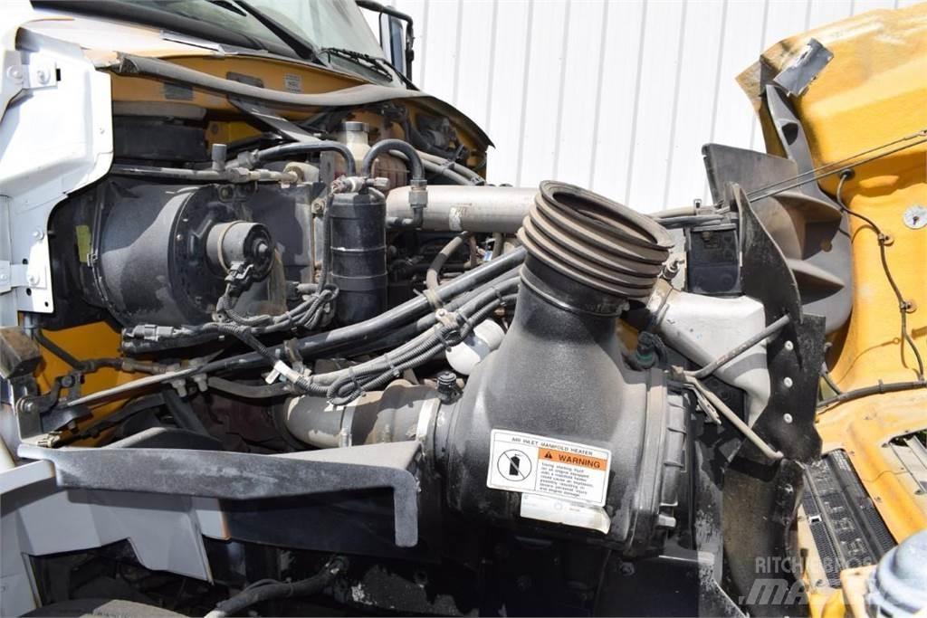 Sterling ACTERRA Lakaisuautot