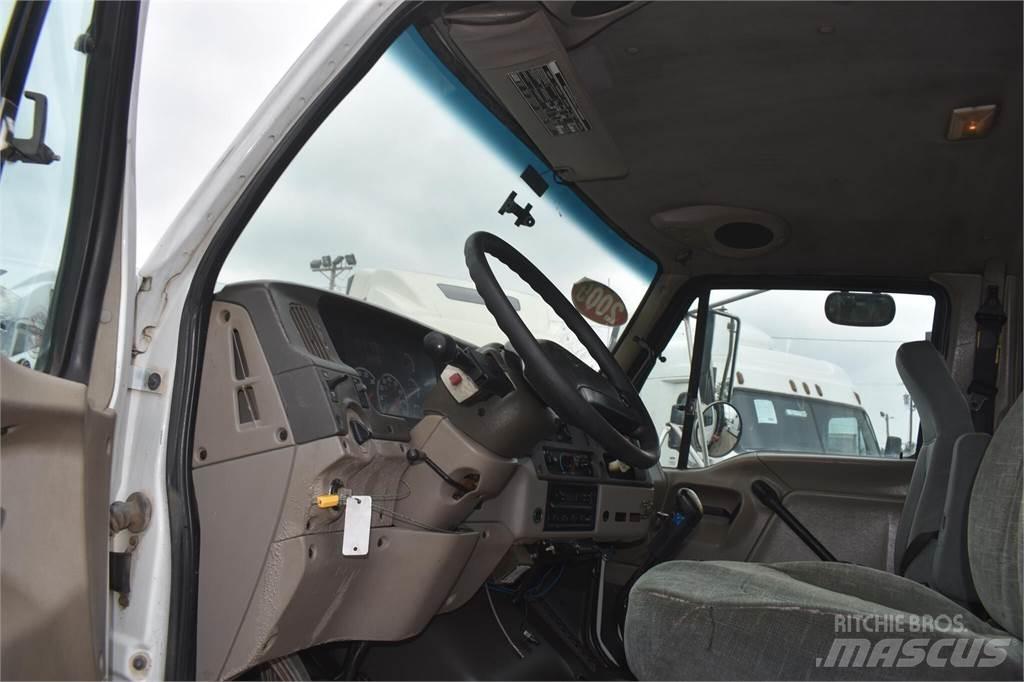 Sterling ACTERRA Nosturiautot