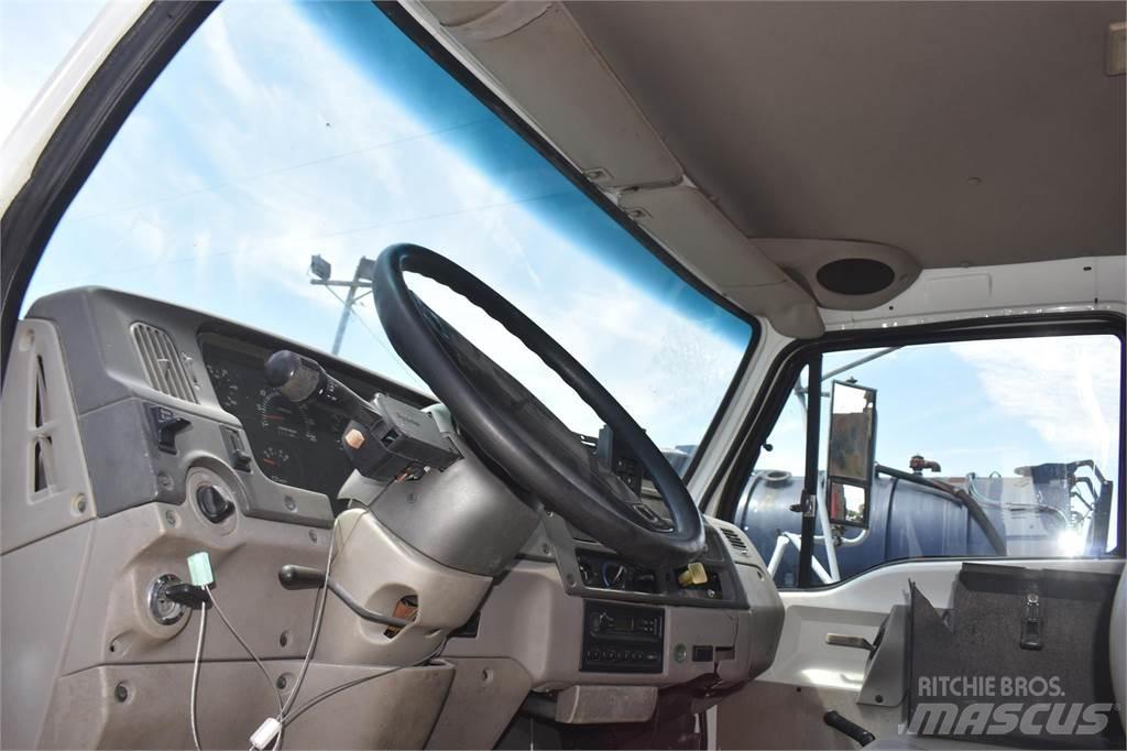 Sterling L7500 Nosturiautot
