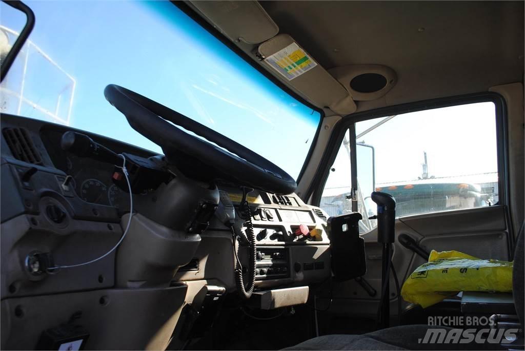 Sterling L8500 Nosturiautot