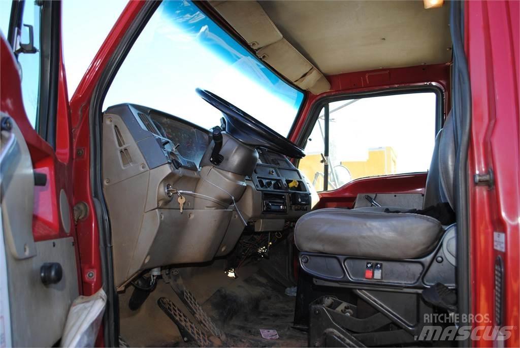 Sterling L8500 Säiliöautot