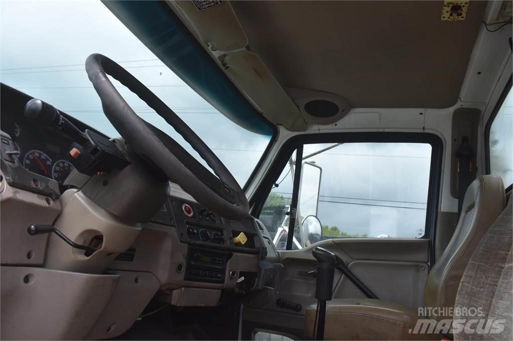 Sterling L9500 Sora- ja kippiautot