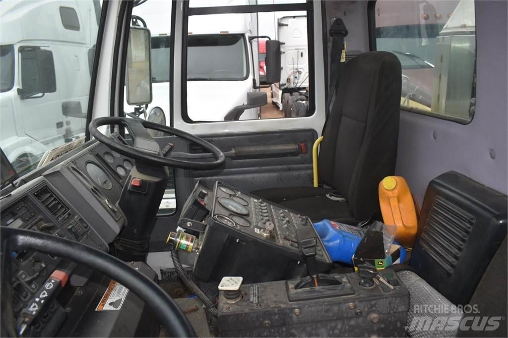 Sterling SC8000 Lakaisuautot