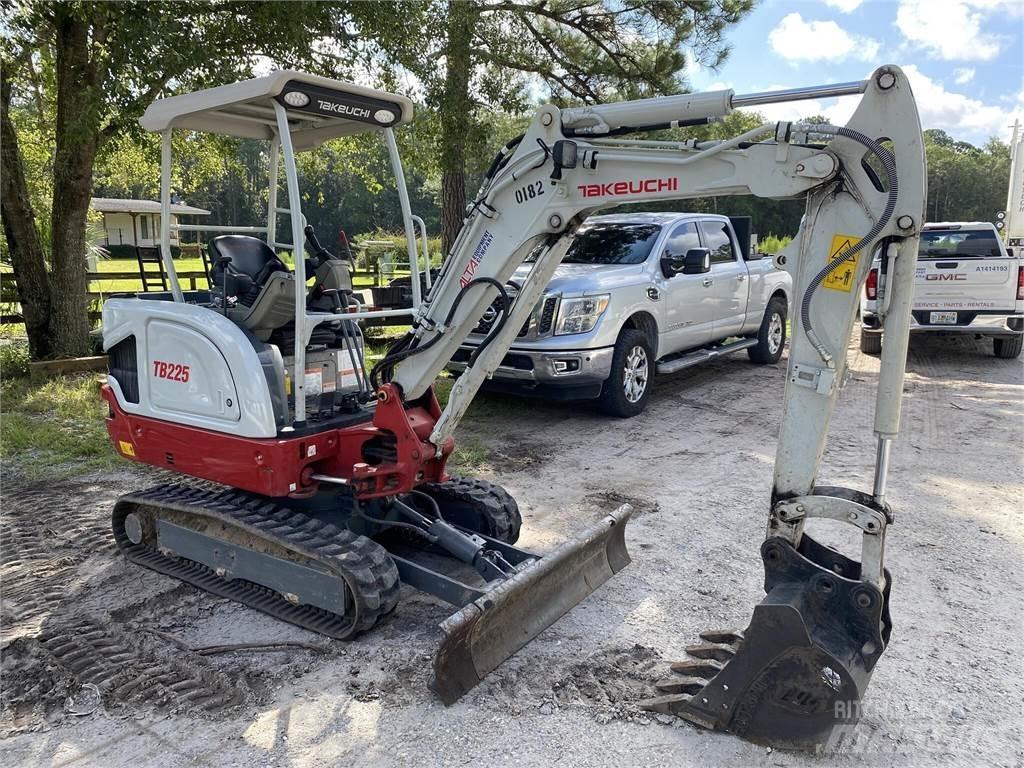 Takeuchi TB225 Minikaivukoneet < 7t