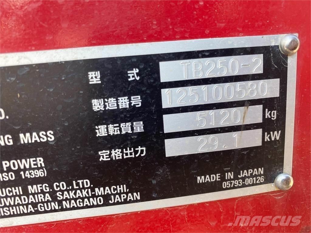 Takeuchi TB250-2 Minikaivukoneet < 7t
