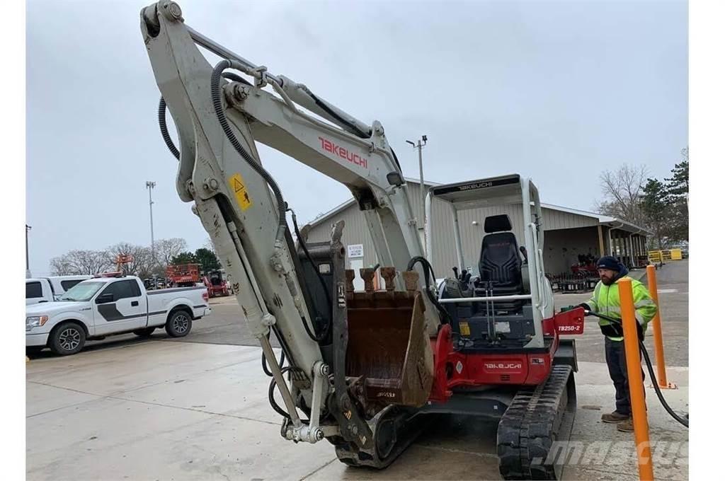 Takeuchi TB250-2 Minikaivukoneet < 7t