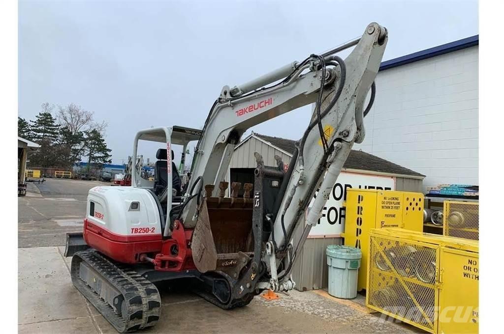 Takeuchi TB250-2 Minikaivukoneet < 7t
