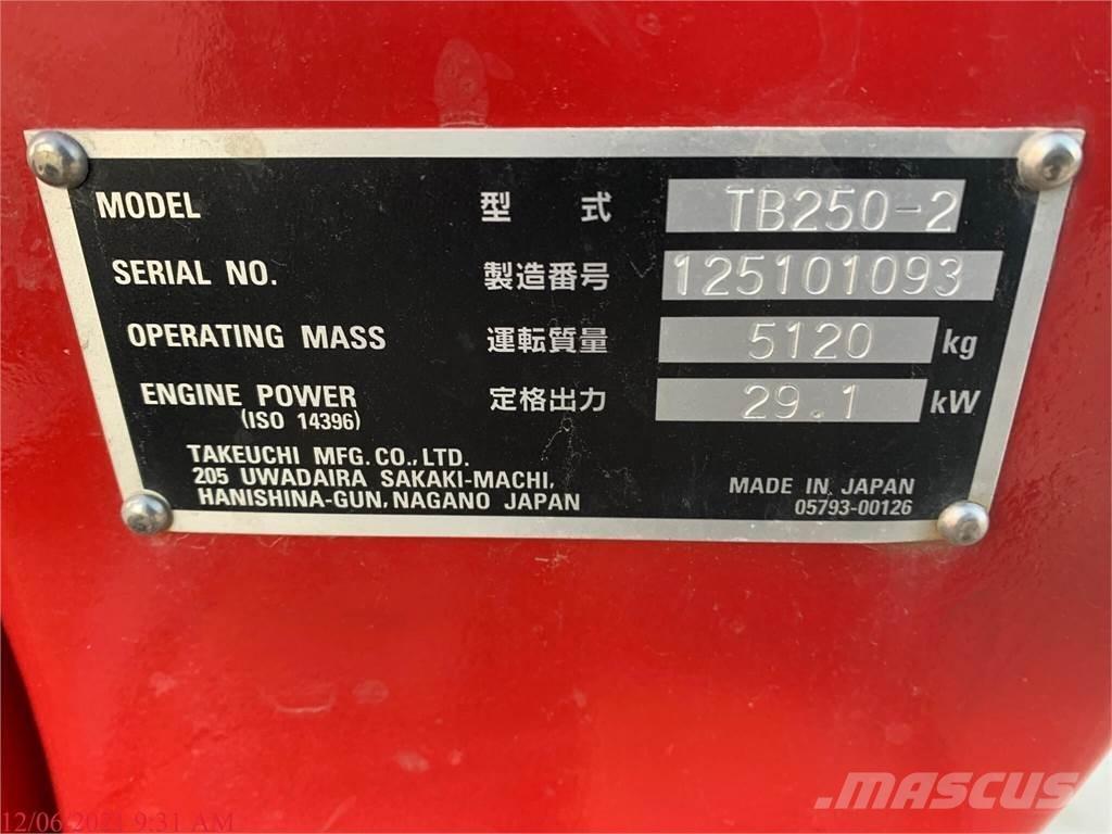 Takeuchi TB250-2 Minikaivukoneet < 7t
