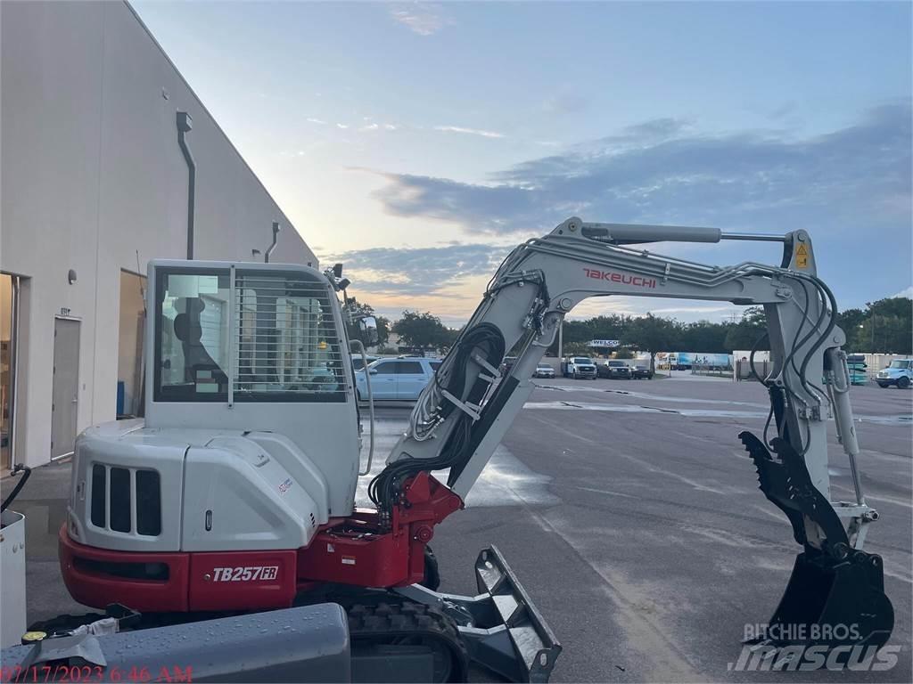Takeuchi TB257FR Telakaivukoneet