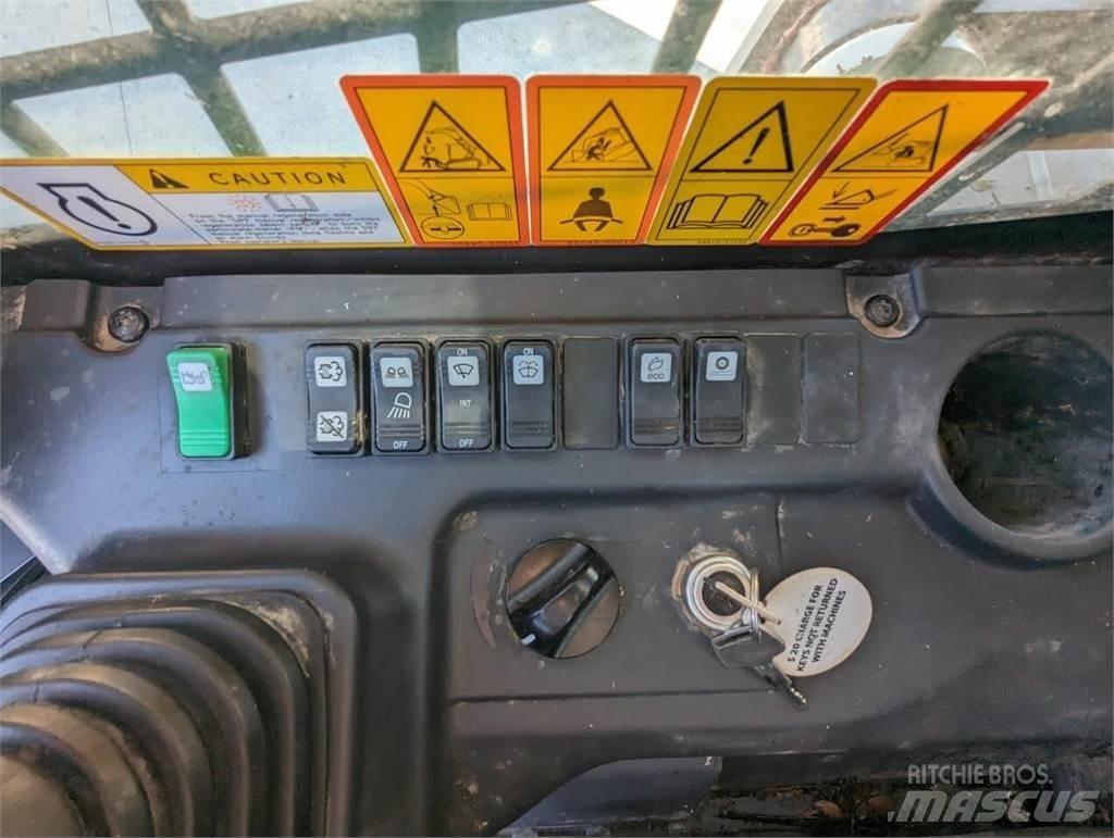 Takeuchi TL12V2 Liukuohjatut kuormaajat