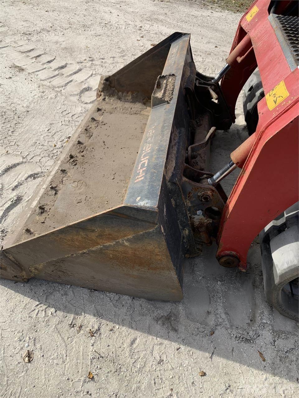Takeuchi TL8 Liukuohjatut kuormaajat