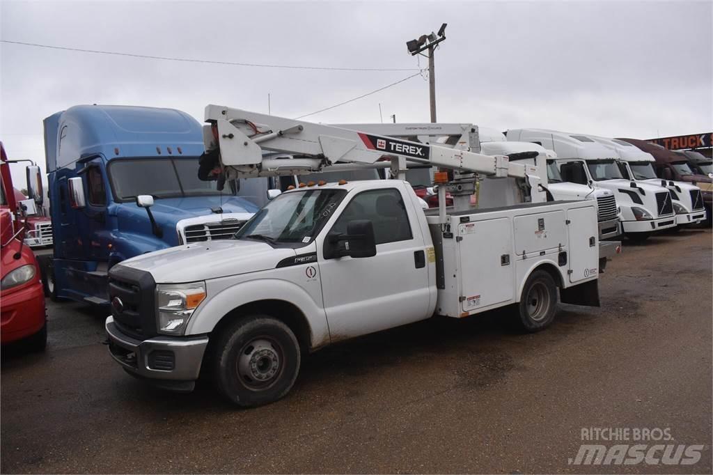Terex LT38 Nostolava-autot