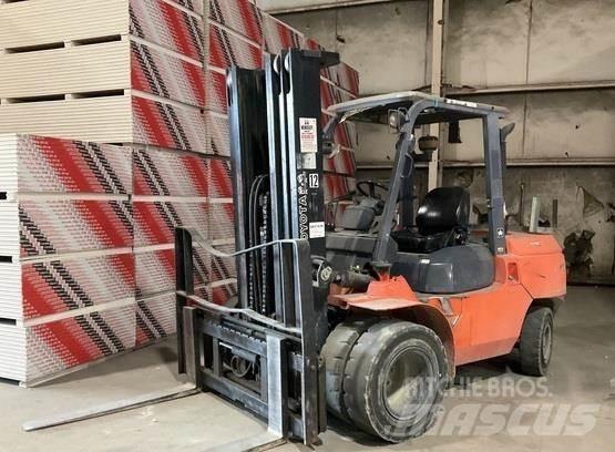 Toyota 7FDU45 Muut haarukkatrukit