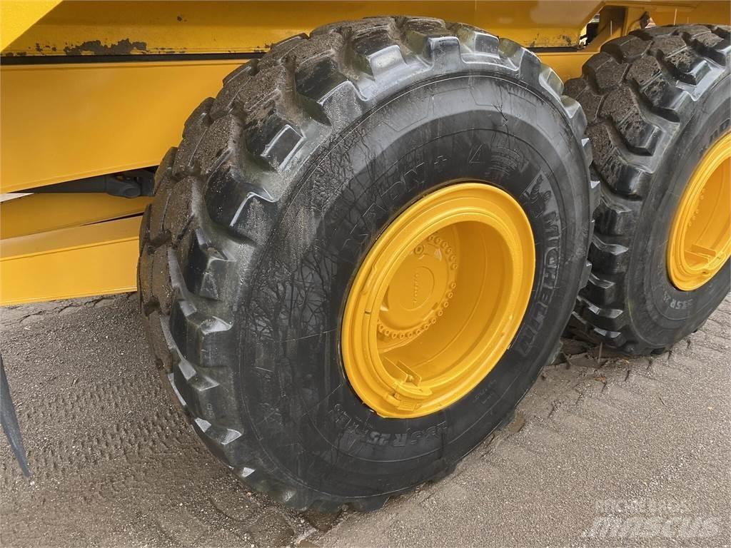 Volvo A25G Vesisäiliöautot