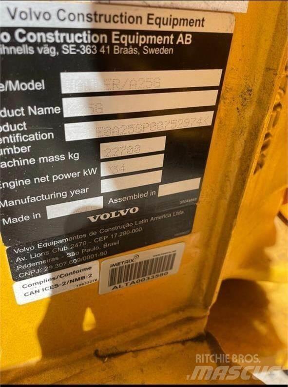 Volvo A25G Dumpperit