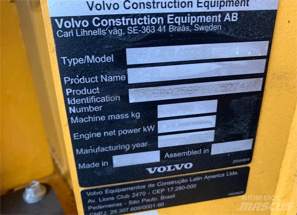 Volvo A25G Dumpperit