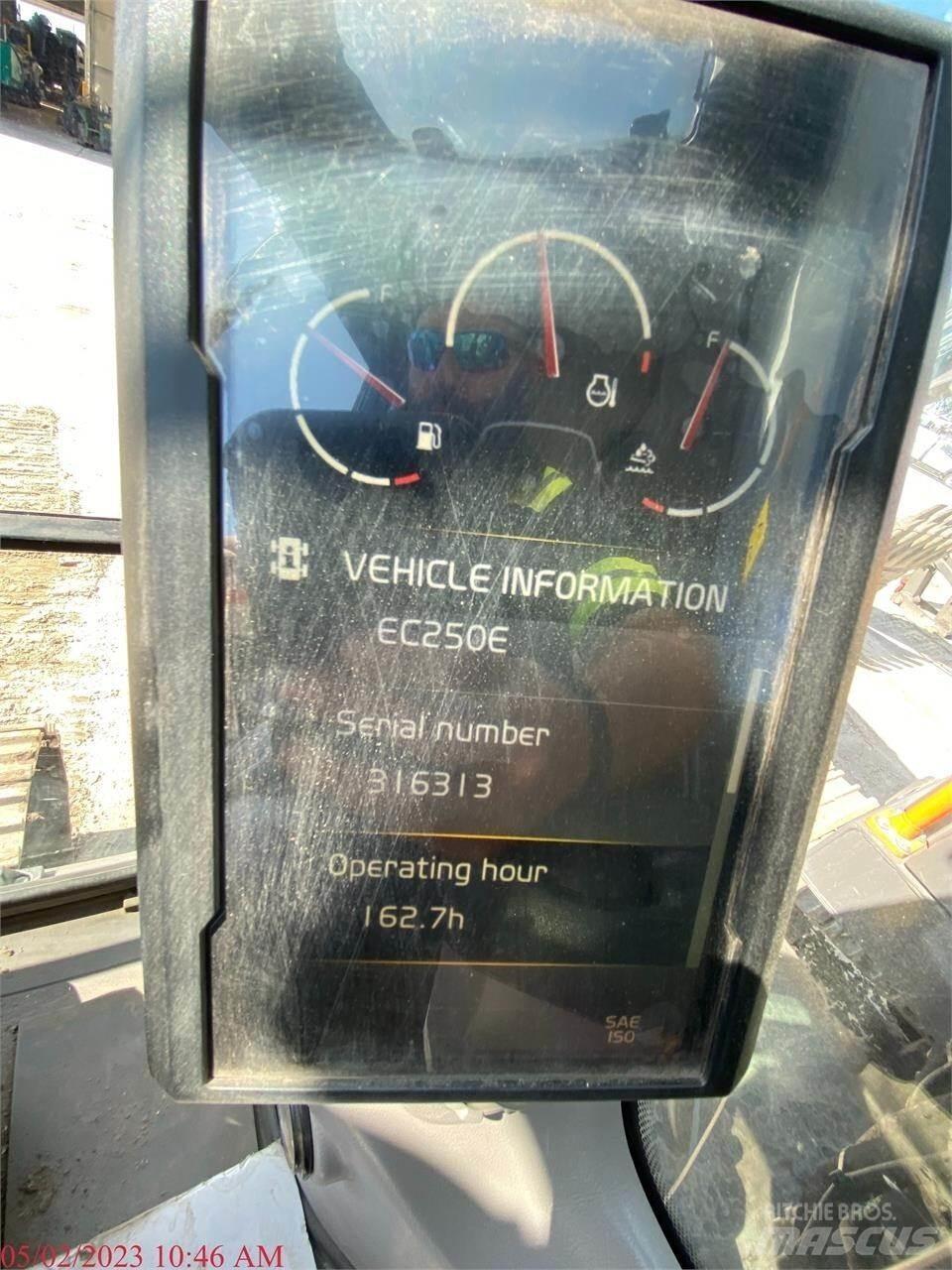 Volvo EC250EL Telakaivukoneet