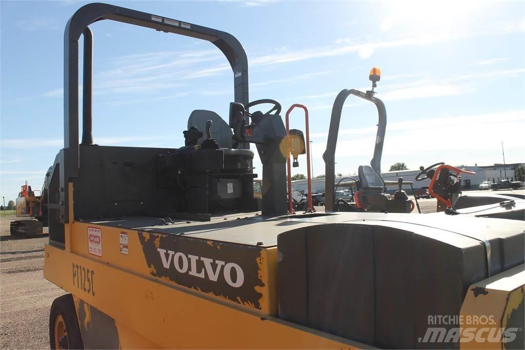 Volvo PT125C Kumipyöräjyrät