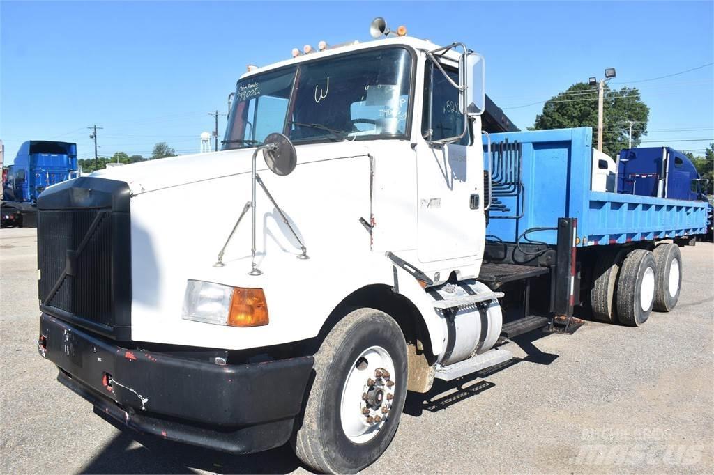 Volvo WG64 Nosturiautot