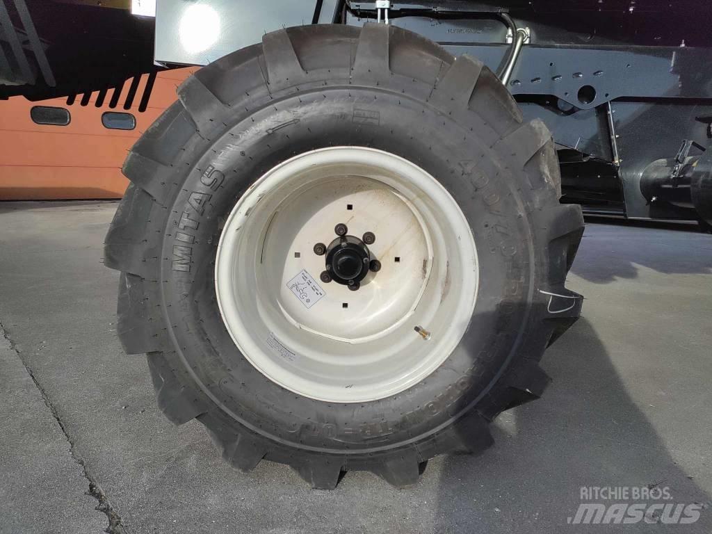 New Holland TC 5.90 Leikkuupuimurit