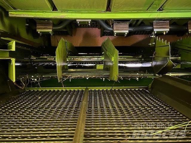 CLAAS Mega 208 Leikkuupuimurit
