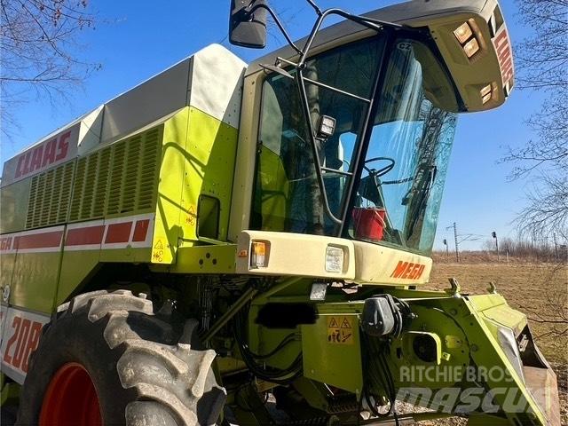 CLAAS Mega 208 Leikkuupuimurit