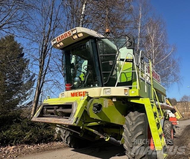 CLAAS Mega 208 Leikkuupuimurit