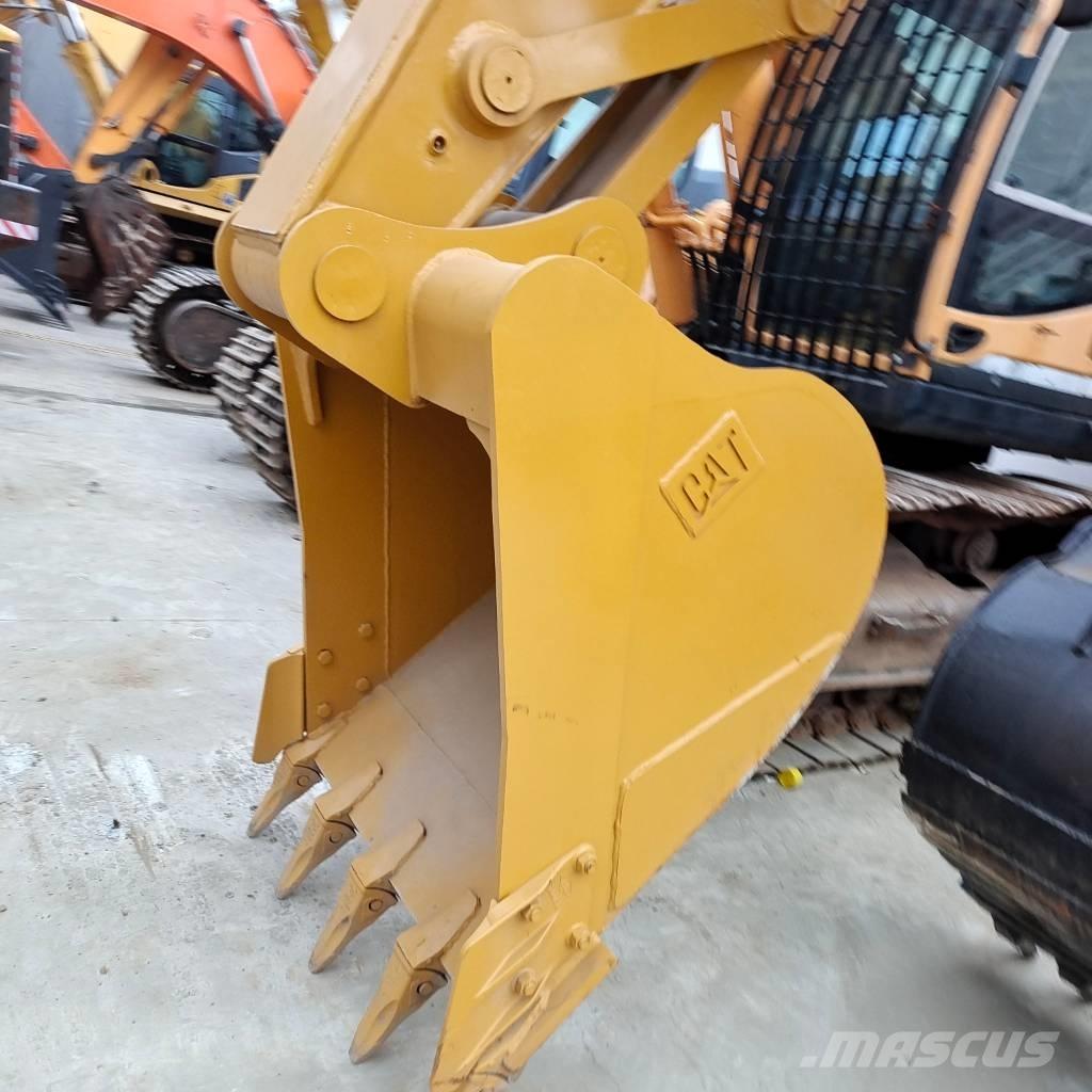 CAT 320 D 2 L Telakaivukoneet