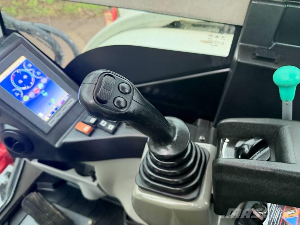 Takeuchi TB 295 W Pyöräkaivukoneet