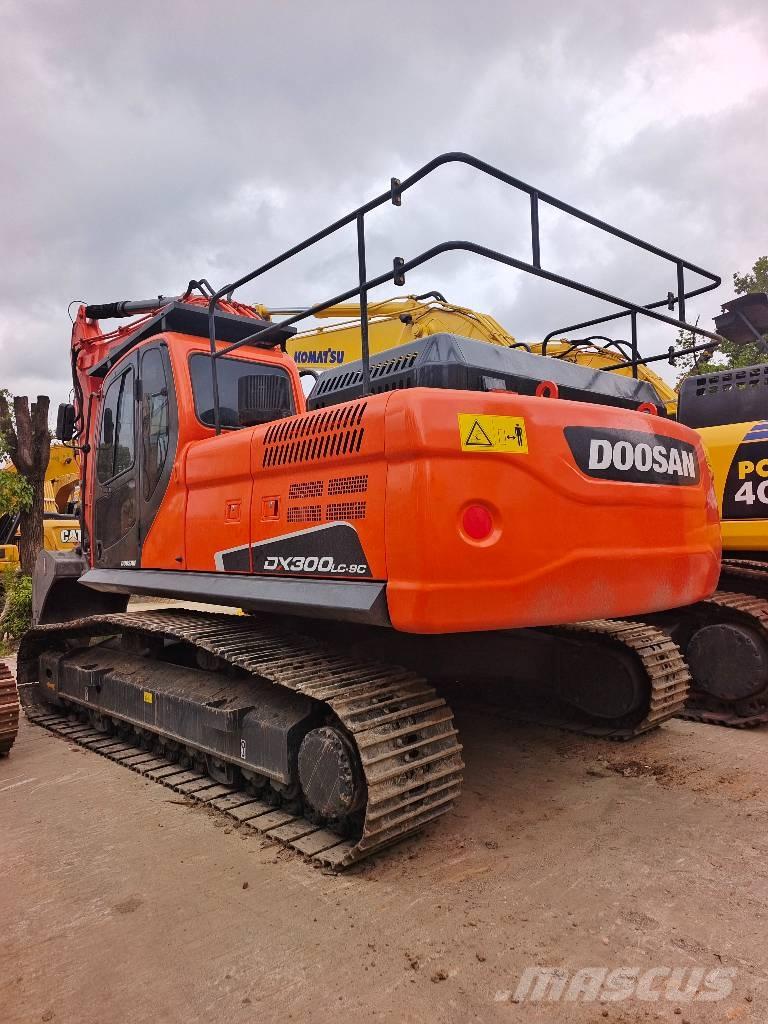 Doosan DX 300 Telakaivukoneet