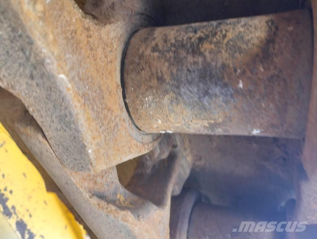 Komatsu D61PX-24EO Telaketjupuskutraktorit